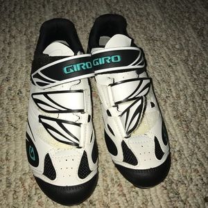 Giro women’s biking shoes